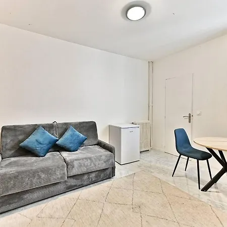 Spacieux Rez-de-chaussee Banlieue Paris- Ii Apartment